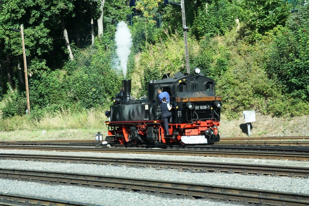 220812 026 Oberwiesenthal Bf SDG W IVK 99 1608 1 beim Umsetzen